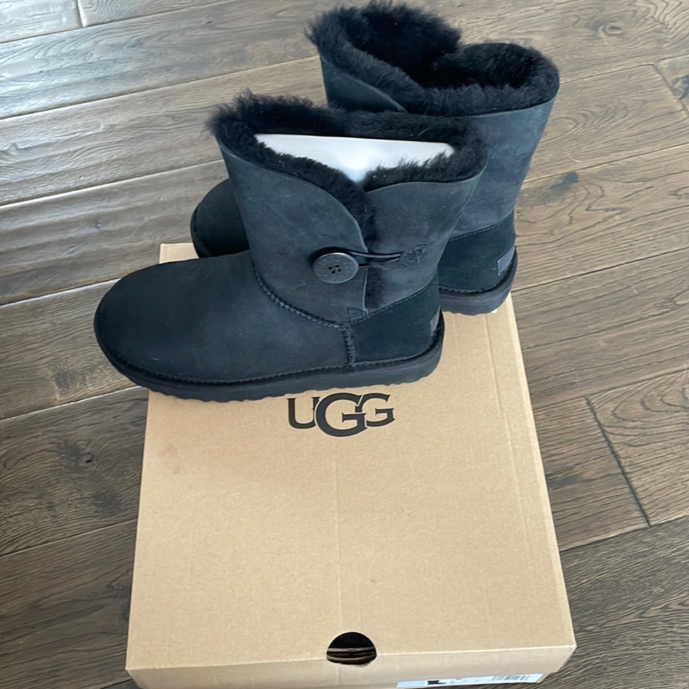 Genuine Ugg Women's Bailey Button Boot